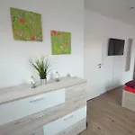 Doppelhaushaelfte Nordseewind 度假居 *